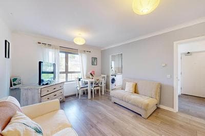 Modern 1 BD Apartment in London - 5 min to Station