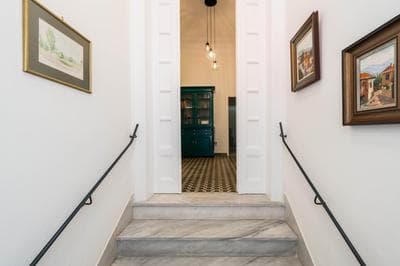 Charming 3bd apt. close to metro