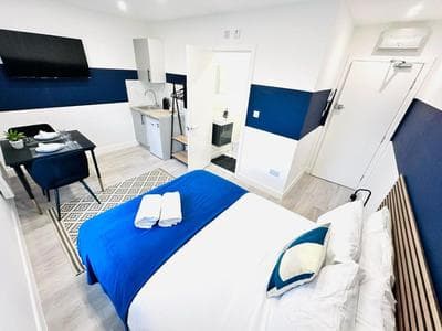 London City Center Studio, Top Spot