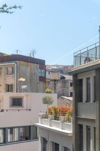 The HostMaster Grande Acropolis
