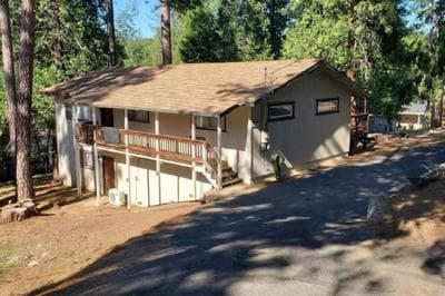Yosemite Area Updated, Cozy Cabin on Spacious Lot