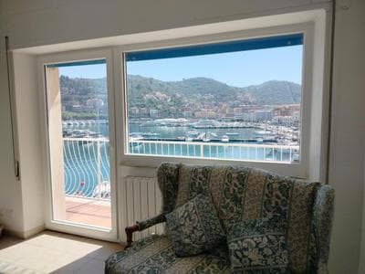 CASA LA MARINELLA SUL PORTO