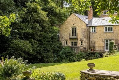 Fabulous Farmhouse in Hampshire