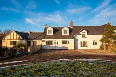 Beautiful Cottage in Durham with Pool Table