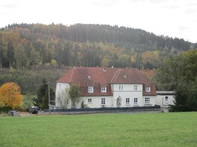 grosse, hundfreundliche Ferienwohnung in der Nähe des Flusses