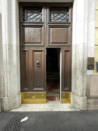 Elian Apartament in The Center of Rome #3 Colosseo