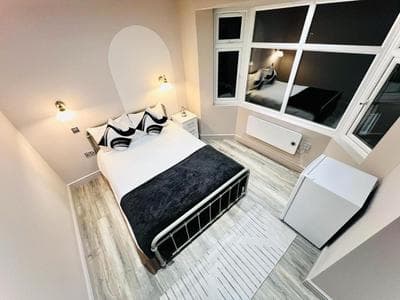 High Standard Room, Super Location