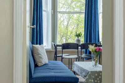 Bright & Stylish 1BR, 5min Kensington Olympia Tube