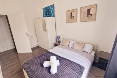 2 Bed Apartment, Near Canary Wharf, O2, Excel, Airport
