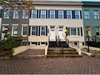Ultimate Regal 9B Retreat on King St-Walk to metro