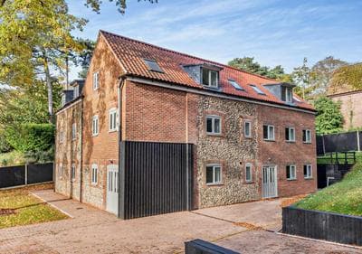 Hardwood Knoll House 5