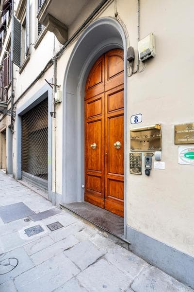 Historic Apartment Borgo Ognissanti, 8 Florence