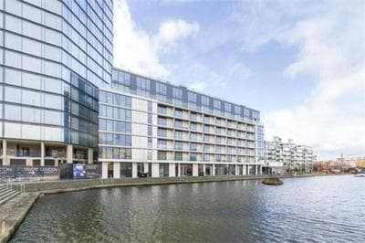 Modern apartment w/ canal view