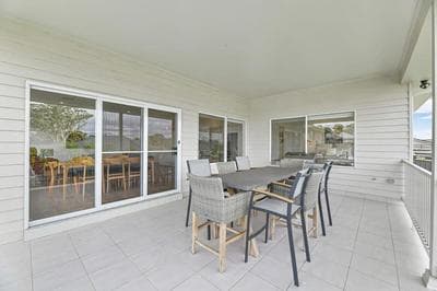 White Haven - Luxe Abode, Firepit, Mountain Views