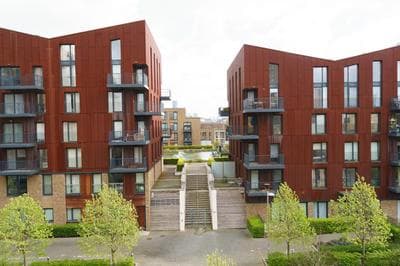 Stylish Surrey Quays Apartment - 10 mins from station