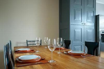 Immaculate 4-Bed House in London