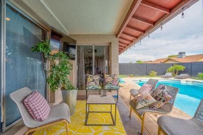 Glendale Getaway Parkwest Pool - Glendale GetAway-Pool - Stadium- Westgate- King Bed