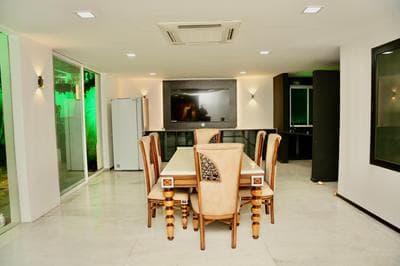 Cozycasa By Nattis group 4 BR - Jacuzzi & private garden