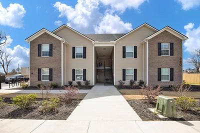 Long-Term Stays LUXE Spacious 3BR Downtown Fay Unit C