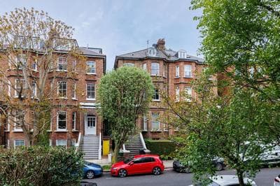 Spacious 2-Bed Flat / 10 mins from the Centre