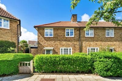 Finest Retreats - The Secret Garden, nr Wimbledon
