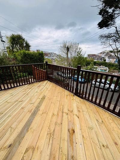 Captain's Nook, Luxurious Victorian Apartment with Four Poster Bed and Private Parking only 8 minutes walk to the Historic Harbour