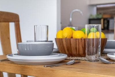 Luxury Apartment - Romantic Retreat - 2 Balcony views Olympic Park & London City Skyline - Nearby Stratford International