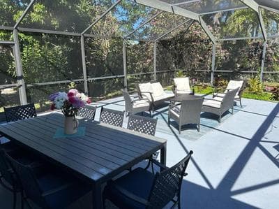 3BR With HUGE 2k sq ft Lanai & Seasonally Heated Pool