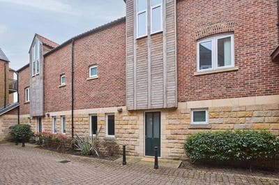 Host & Stay - Waterside