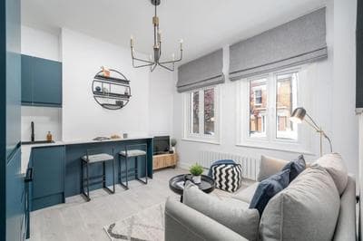 3 bed NEW House ! PERFECT CENTRAL LOCATION- 5 minutes from Tube Station