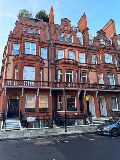 Draycott Apartment