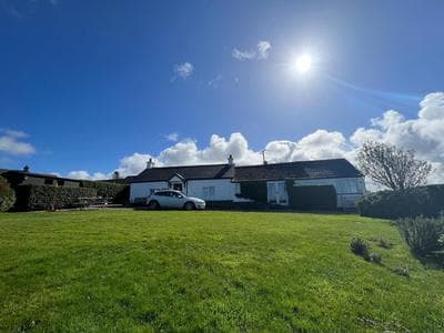Tornaroan Cottage