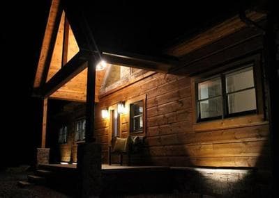 Luxury 3/2.5 Cabin: Lake views, Theatre+GameRoom!