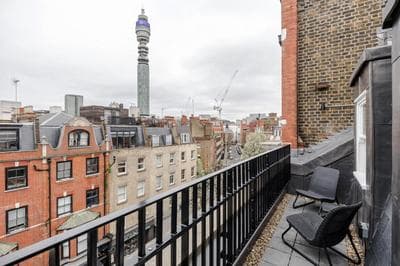 Top Floor 1-Bed - Balcony - Fitzrovia - Sleeps 4