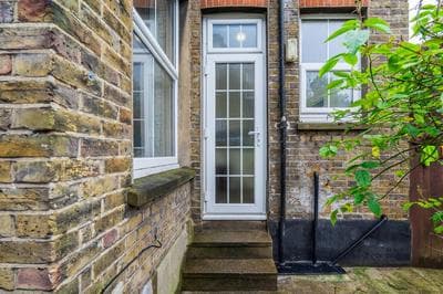 Modern 3 bedroom apartment in Wimbeldon Park