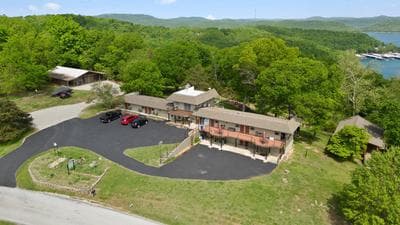 Roadrunner Inn and Log Cabins