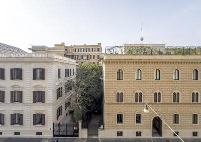 Bright Vatican Apartment