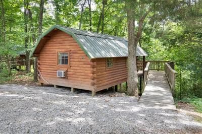 Rustic Cabin in Lake Monroe