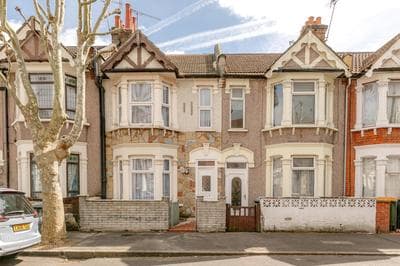 4 Bed House - Sleeps 6 - Garden Pets Wifi
