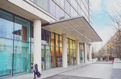 Modern 1 bed apartment at heart of Canary Wharf