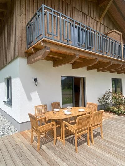Ruheoase zwischen Bergen und Seen mit Infrarotsauna