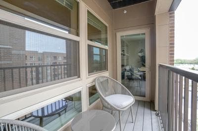 Amazing apartment with easy access to the metro