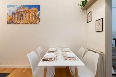 [10 min metro] Apartment with A/C Wi-fi Netflix