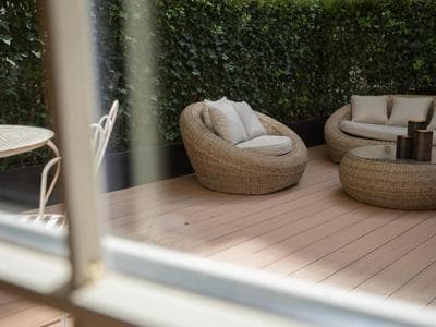 Exklusive Stadtwohnung mit Innenhofterrasse, Pool und Sauna