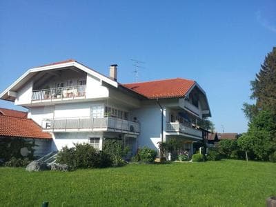 AlpenChiemsee – Top FeWo m. Bergblick u. Seenähe (3 Zi., 86 qm)
