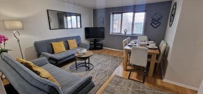 Modern 2 Bedroom Apartment