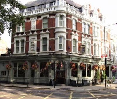 Spacious KENSINGTON Apartment - GREAT LOCATION
