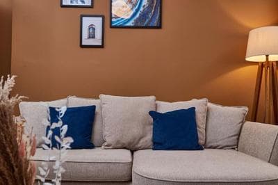 Flat 5 Minutes From The Beach - Street Parking