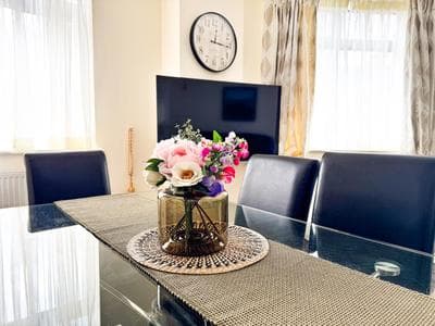 Hyde Park Corner Spacious 2 Bedroom