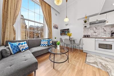 Baker Street Station 1 bedroom